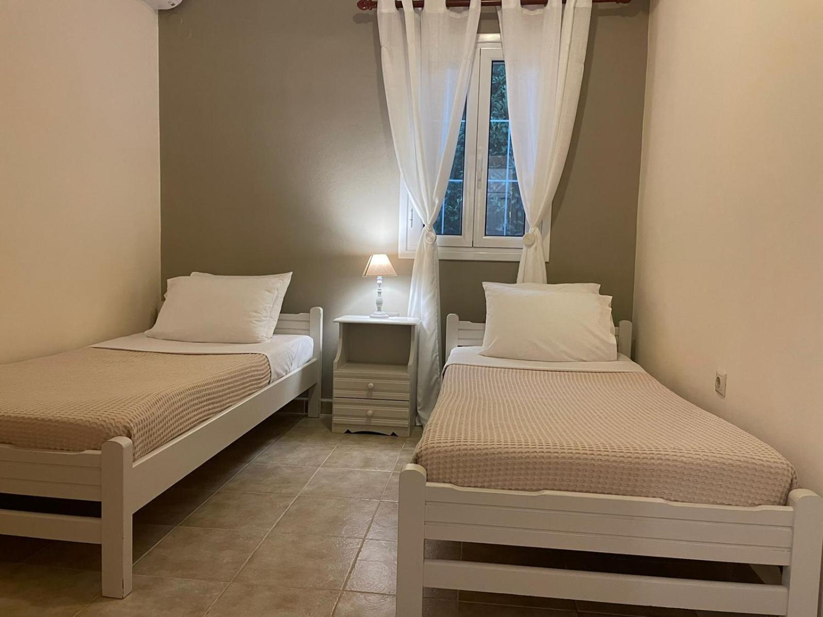 Theros Retreat Spartià Room photo